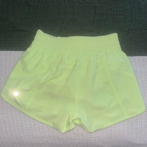 EXTREMELY RARE Lululemon Tracker Short V 4”